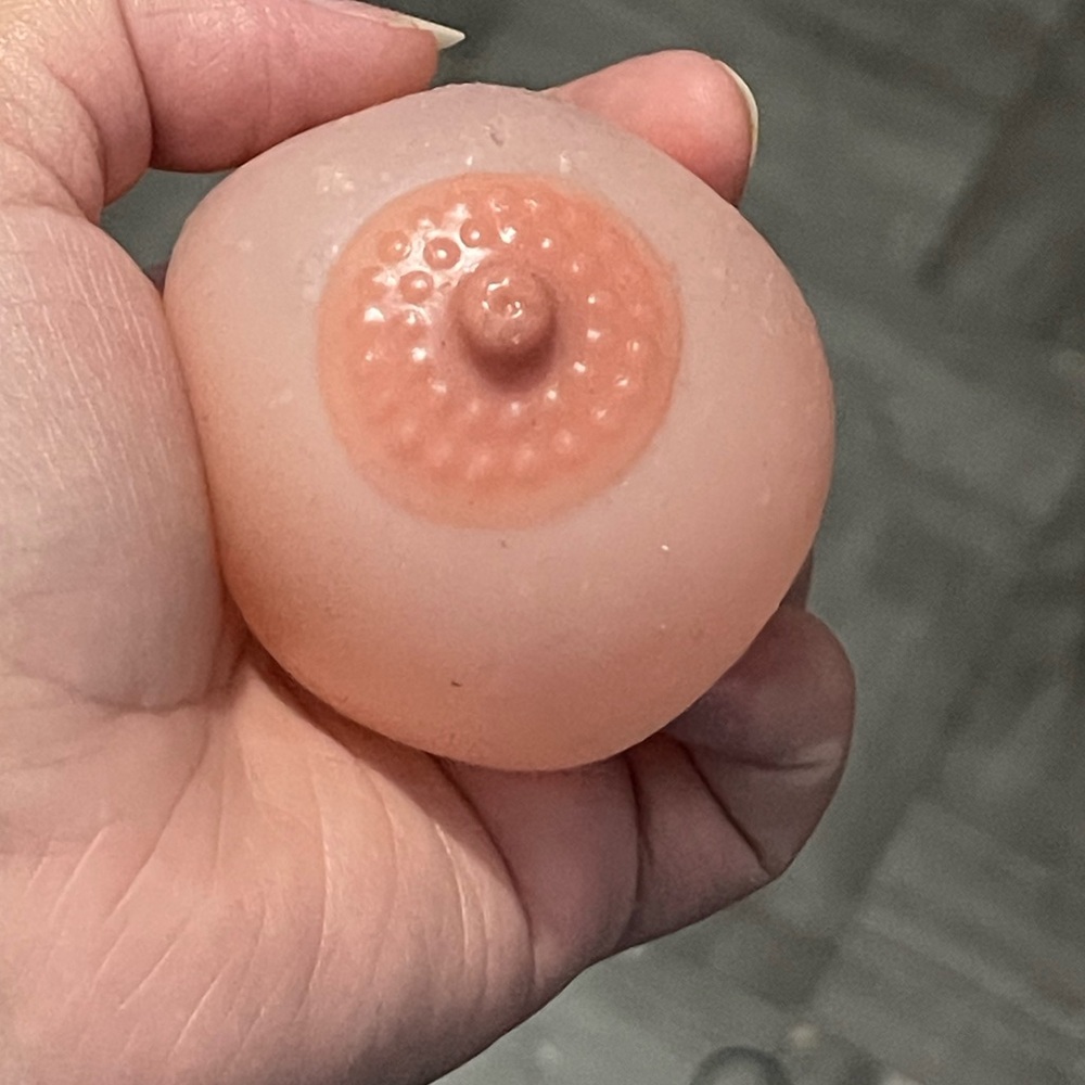 SPLAT BOOB 😂